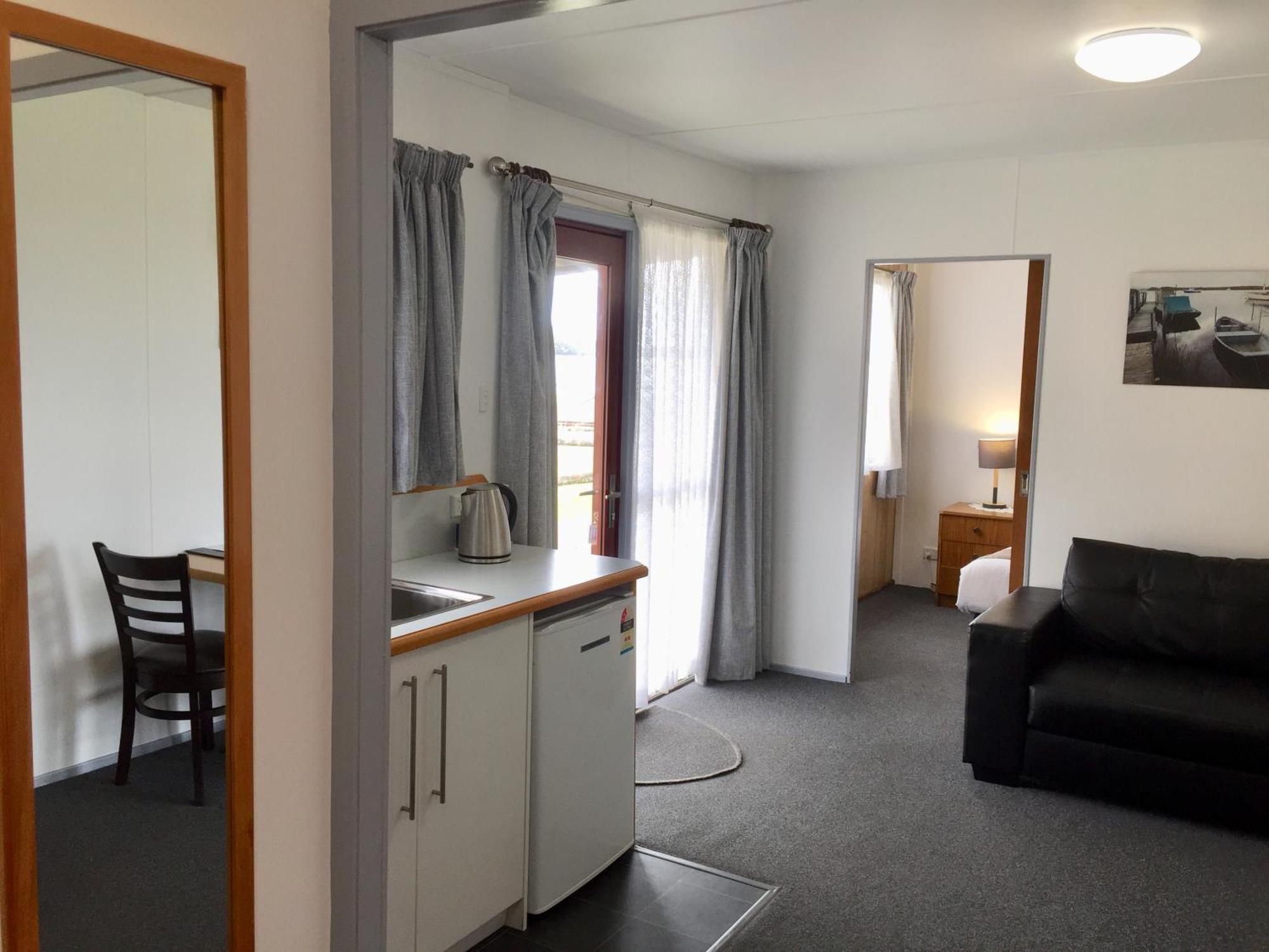 Regatta Point Tavern & Holiday Villas Стран Экстерьер фото