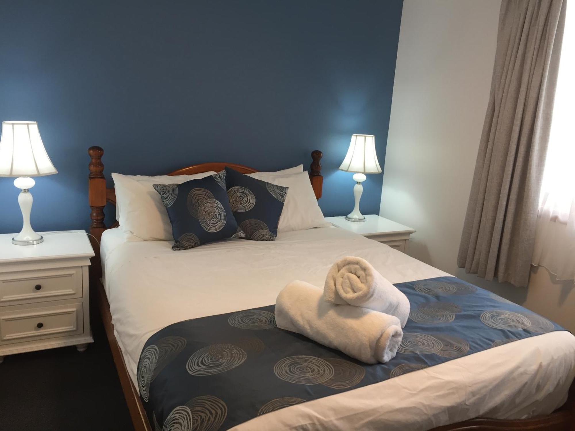 Regatta Point Tavern & Holiday Villas Стран Экстерьер фото