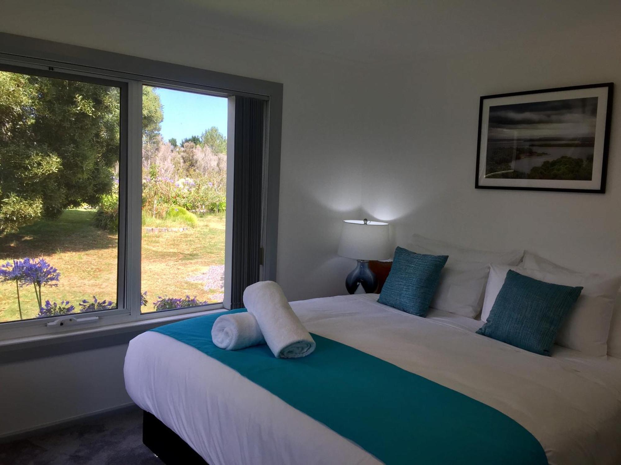 Regatta Point Tavern & Holiday Villas Стран Экстерьер фото