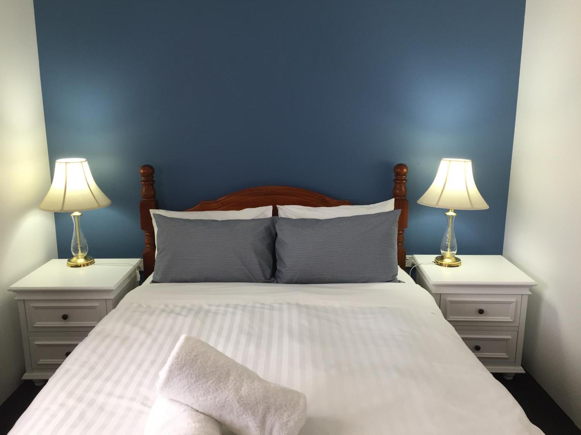 Regatta Point Tavern & Holiday Villas Стран Экстерьер фото