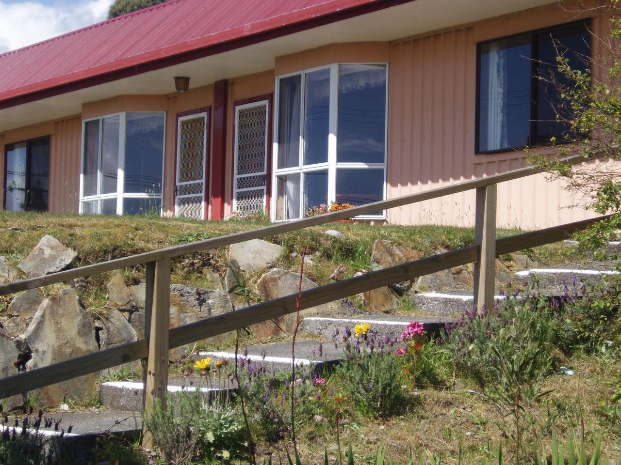 Regatta Point Tavern & Holiday Villas Стран Экстерьер фото